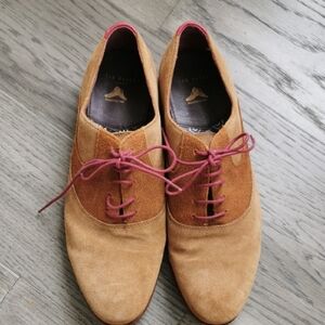 Mens Ted Baker tan leather suede oxfords with pink laces. Size 9.5